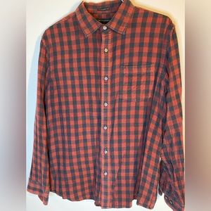 Banana Republic Standard Fit Button Down - Large
